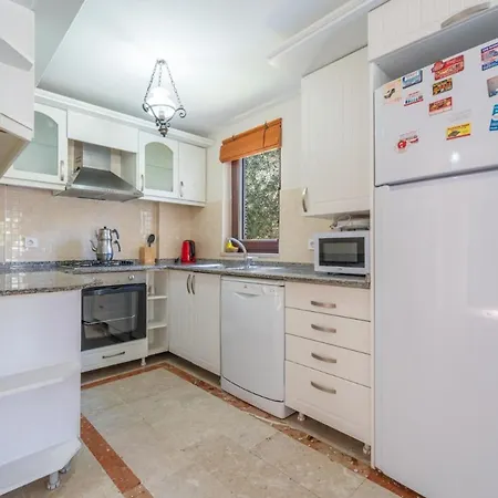 Sleeps 6 With Pool Air Con And Wifi فيلة أولدينيس